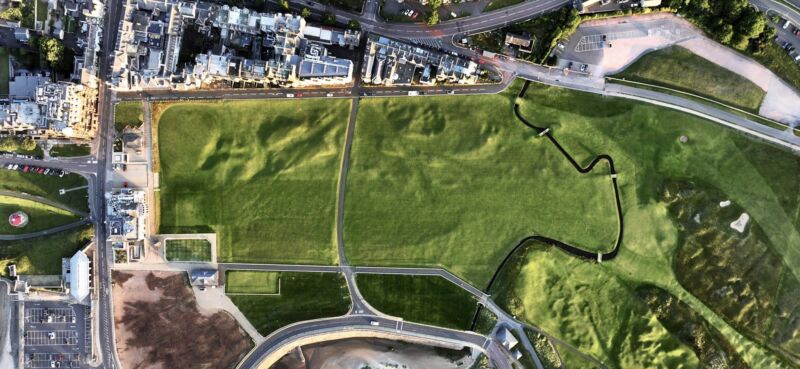 Image for the Tweet beginning: It’s 16 degrees here in